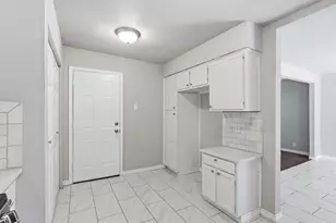 2114 Brookshire St, Arlington, TX 76010 - Photo 12