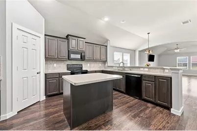 1558 Nottingham Drive, Lancaster, TX 75134 - Photo 2