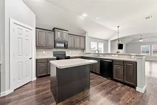 1558 Nottingham Dr, Lancaster, TX 75134 - Photo 2