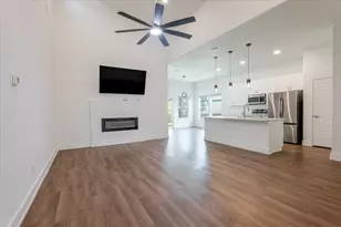 3015 Brazos River Dr, Granbury, TX 76048 - Photo 4