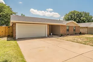 717 Blue Ridge Trail, Saginaw, TX 76179 - Photo 2