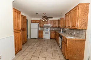 151 Country Club Dr, Nocona, TX 76255 - Photo 12