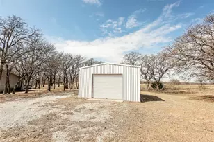151 Country Club Dr, Nocona, TX 76255 - Photo 8