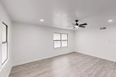 4109 Fortune Lane, Dallas, TX 75216 - Photo 10
