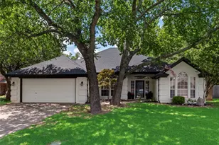 2921 Oakridge Dr, Hurst, TX 76054 - Photo 1