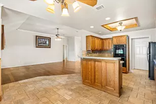 105 Casas Del Sur St, Granbury, TX 76049 - Photo 16
