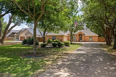 105 Casas Del Sur Street, Granbury, TX 76049 - Photo 6