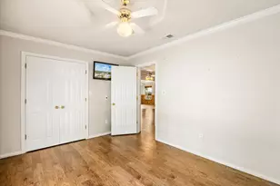 105 Casas Del Sur St, Granbury, TX 76049 - Photo 12