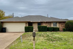 1203 Stonelake Dr, Cleburne, TX 76033 - Photo 1
