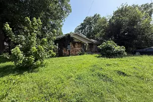 802 E Main St, Tioga, TX 76271 - Photo 2