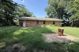 802 E Main St, Tioga, TX 76271 - Photo 14