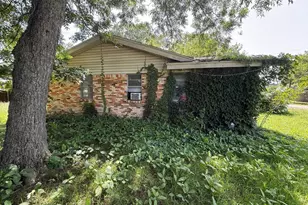 802 E Main St, Tioga, TX 76271 - Photo 6
