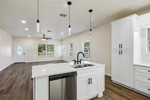 1404 E Cannon St, Fort Worth, TX 76104 - Photo 12