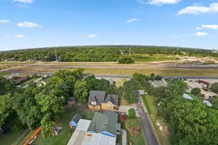 105 E Linden St, Ennis, TX 75119 - Photo 22