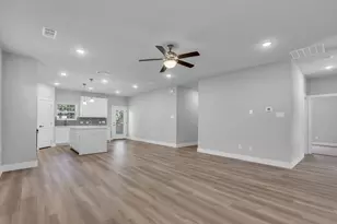 121 W Morton St, Denison, TX 75021 - Photo 8