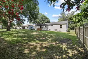 709 Lipscomb St, Bonham, TX 75418 - Photo 30