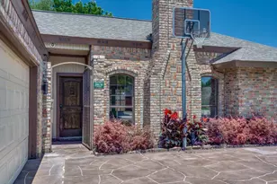 18636 Crownover Ct, Dallas, TX 75252 - Photo 2