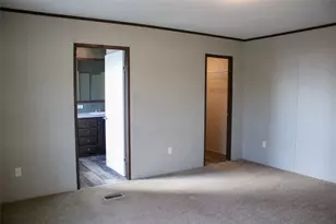 8529 Weems Estate Dr, Granbury, TX 76048 - Photo 10