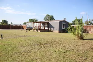 8529 Weems Estate Dr, Granbury, TX 76048 - Photo 1