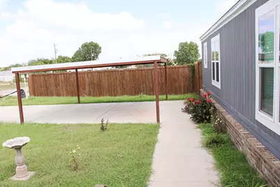8529 Weems Estate Drive, Granbury, TX 76048 - Photo 4