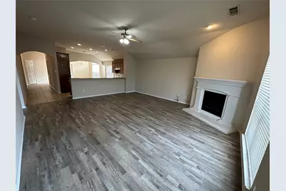 3164 Guadaloupe, Grand Prairie, TX 75054 - Photo 10