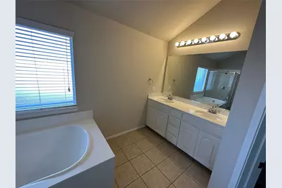 3164 Guadaloupe, Grand Prairie, TX 75054 - Photo 14