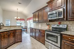 216 Lovers Path Dr, Springtown, TX 76082 - Photo 10
