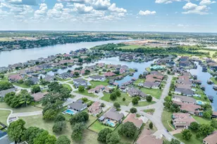 1104 Catalina Bay Blvd, Granbury, TX 76048 - Photo 4