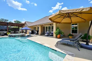 1104 Catalina Bay Blvd, Granbury, TX 76048 - Photo 4