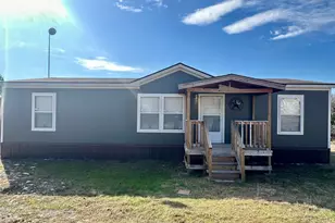 931 Thicket Trail, Granbury, TX 76048 - Photo 1