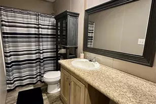 931 Thicket Trail, Granbury, TX 76048 - Photo 2