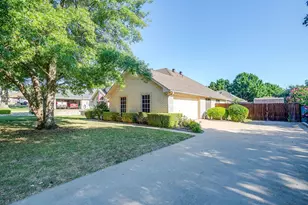 909 Overton Dr, Weatherford, TX 76086 - Photo 2