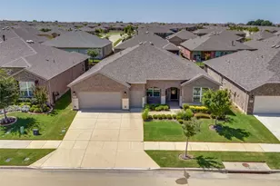 1116 Cornerstone Dr, Little Elm, TX 76227 - Photo 32