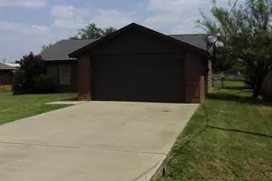 809 Shady Grove Dr, Granbury, TX 76049 - Photo 2