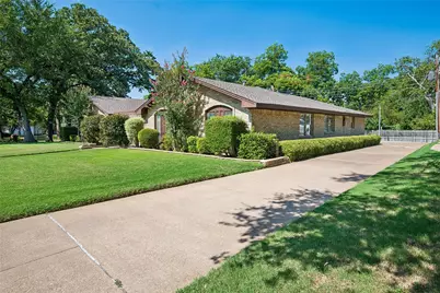 1204 Springwood Court, Euless, TX 76040 - Photo 2