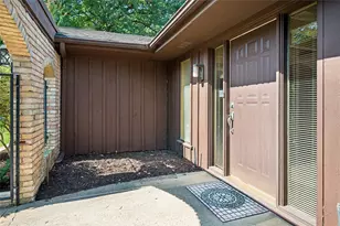 1204 Springwood Ct, Euless, TX 76040 - Photo 4