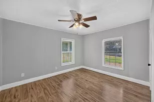 141 N Dobson St, Burleson, TX 76028 - Photo 18