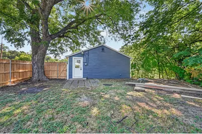 141 N Dobson Street, Burleson, TX 76028 - Photo 4