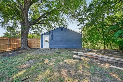 141 N Dobson Street, Burleson, TX 76028 - Photo 24