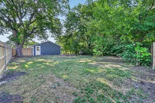 141 N Dobson St, Burleson, TX 76028 - Photo 22