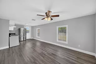 141 N Dobson St, Burleson, TX 76028 - Photo 12