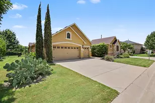 12013 Lockhart Ct, Denton, TX 76207 - Photo 2