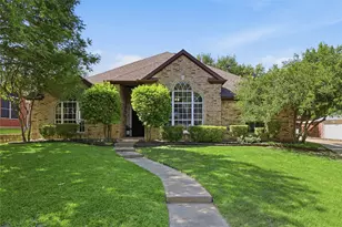 908 Chapel Dr, Denton, TX 76205 - Photo 1