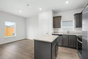 9664 Stranton Dr, Fort Worth, TX 76140 - Photo 4