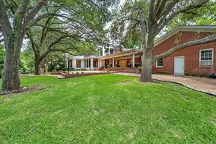 2825 Lake Air Dr, Waco, TX 76710 - Photo 40