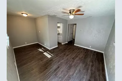 907 S Mesquite Street #907A, Arlington, TX 76010 - Photo 2