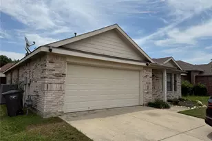 848 Kentucky Derby Ln, Fort Worth, TX 76179 - Photo 2