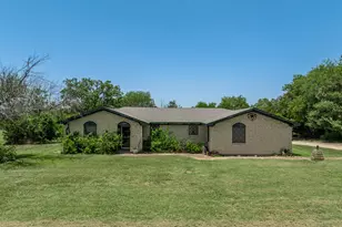 195 Amy Joy Dr, China Spring, TX 76633 - Photo 2