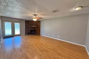 1434 Lavendale Ln, Garland, TX 75040 - Photo 2