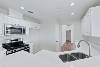 1401 Spanish Oak Drive, Granbury, TX 76048 - Photo 6